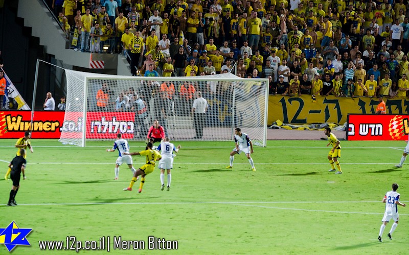 צולם על ידי השחקן ה-12 - כל הזכויות שמורות