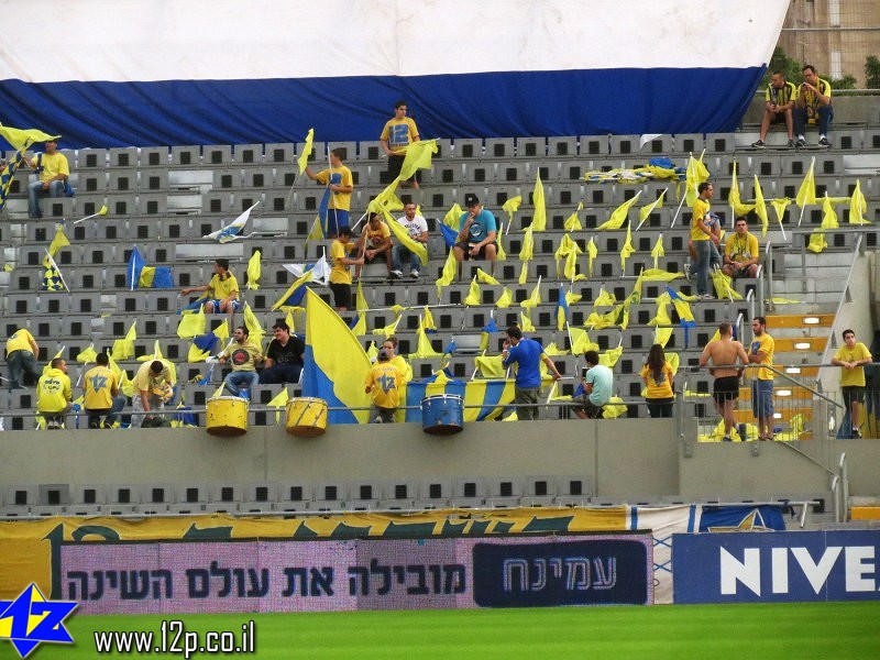 צולם על ידי השחקן ה-12 - כל הזכויות שמורות