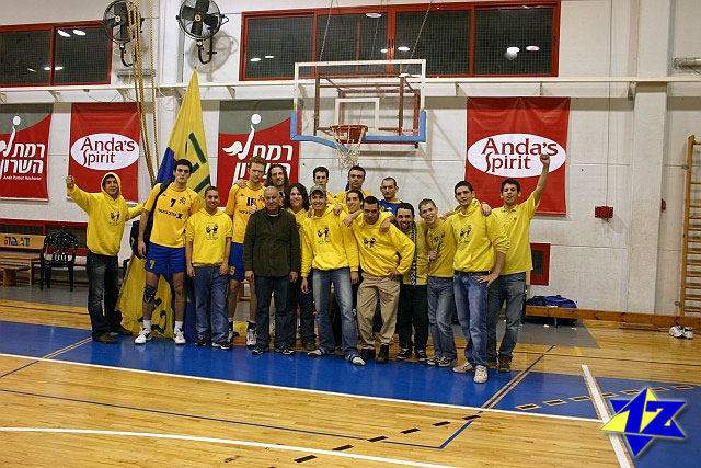 צולם על ידי השחקן ה-12 - כל הזכויות שמורות