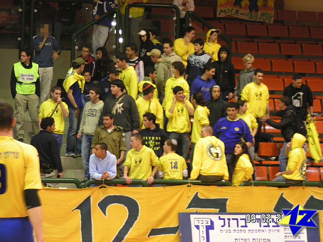 צולם על ידי השחקן ה-12 - כל הזכויות שמורות