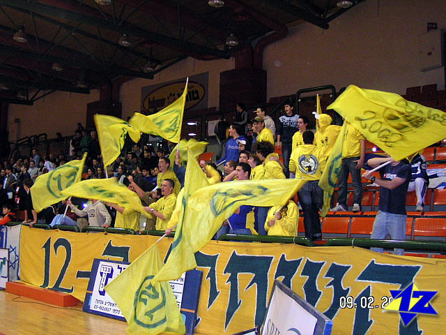 צולם על ידי השחקן ה-12 - כל הזכויות שמורות