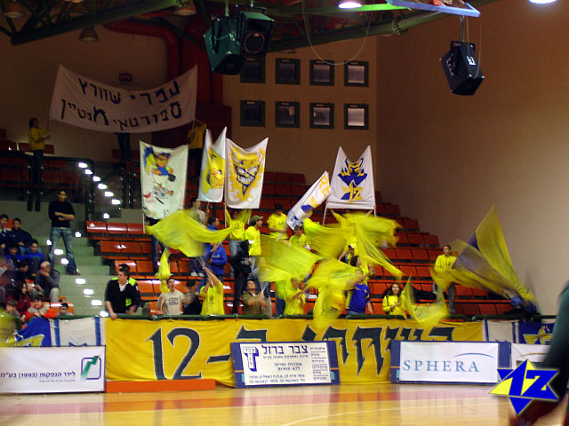 צולם על ידי השחקן ה-12 - כל הזכויות שמורות
