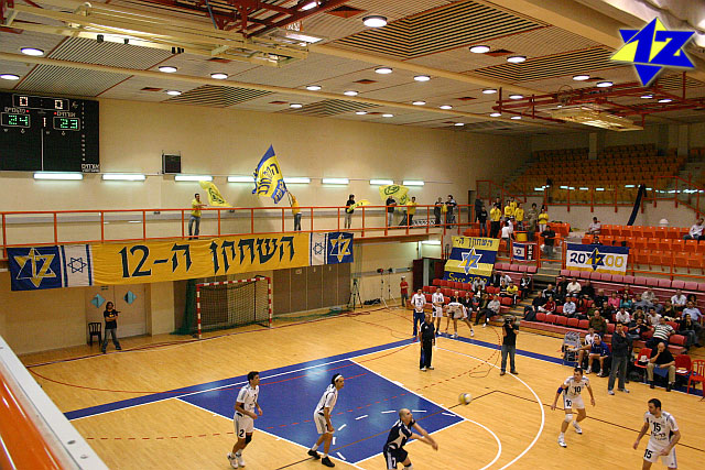 צולם על ידי השחקן ה-12 - כל הזכויות שמורות
