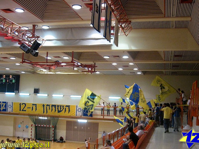 צולם על ידי השחקן ה-12 - כל הזכויות שמורות