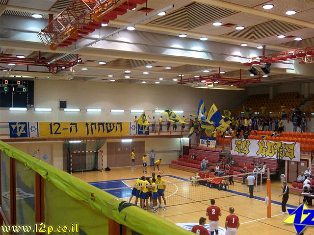 צולם על ידי השחקן ה-12 - כל הזכויות שמורות