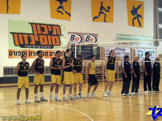 צולם על ידי השחקן ה-12 - כל הזכויות שמורות