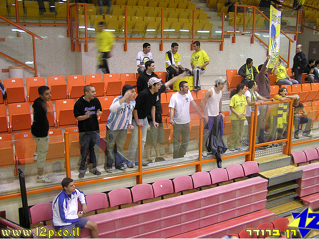 צולם על ידי השחקן ה-12 - כל הזכויות שמורות
