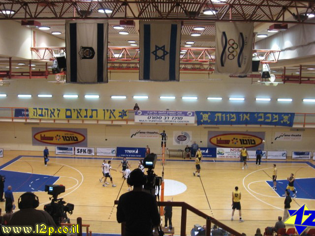 צולם על ידי השחקן ה-12 - כל הזכויות שמורות