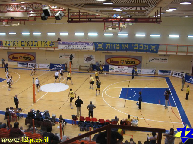 צולם על ידי השחקן ה-12 - כל הזכויות שמורות