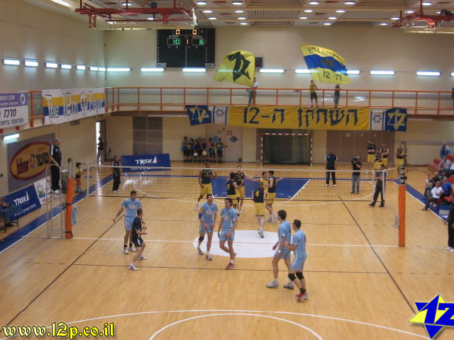 צולם על ידי השחקן ה-12 - כל הזכויות שמורות
