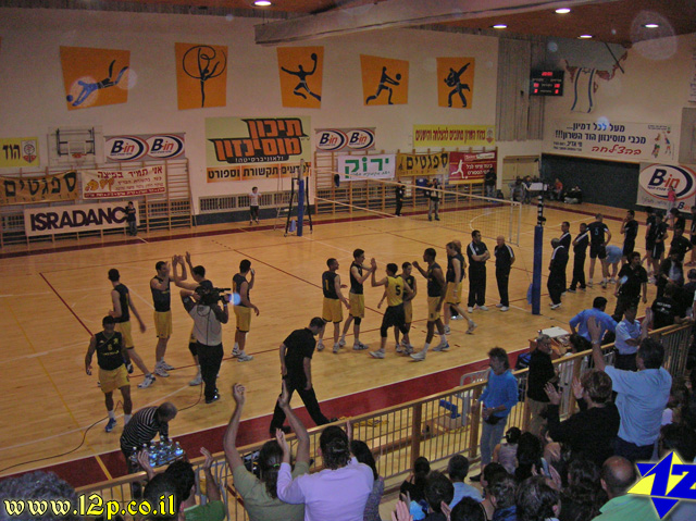 צולם על ידי השחקן ה-12 - כל הזכויות שמורות