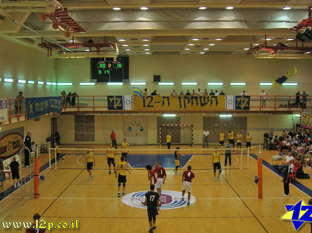 צולם על ידי השחקן ה-12 - כל הזכויות שמורות