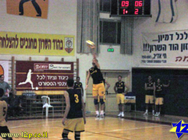 צולם על ידי השחקן ה-12 - כל הזכויות שמורות