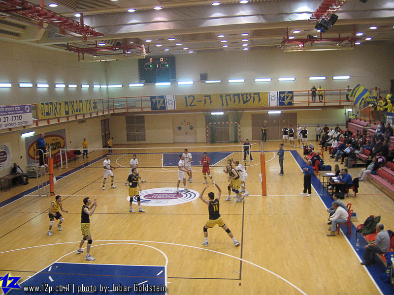 צולם על ידי השחקן ה-12 - כל הזכויות שמורות