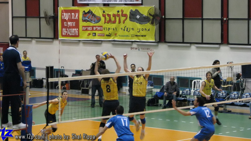צולם על ידי השחקן ה-12 - כל הזכויות שמורות