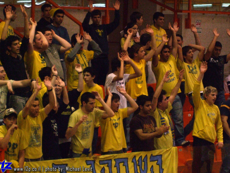 צולם על ידי השחקן ה-12 - כל הזכויות שמורות