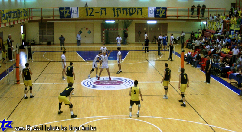 צולם על ידי השחקן ה-12 - כל הזכויות שמורות