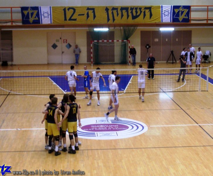 צולם על ידי השחקן ה-12 - כל הזכויות שמורות