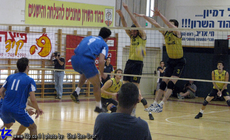 צולם על ידי השחקן ה-12 - כל הזכויות שמורות