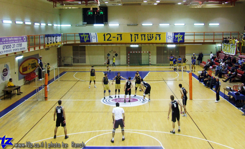צולם על ידי השחקן ה-12 - כל הזכויות שמורות
