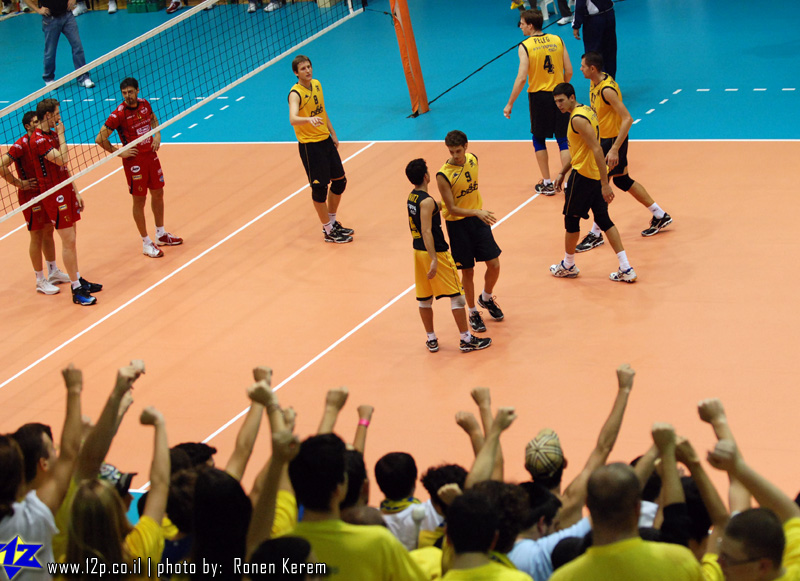 צולם על ידי השחקן ה-12 - כל הזכויות שמורות