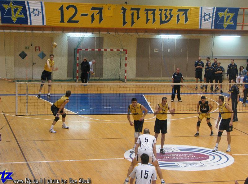 צולם על ידי השחקן ה-12 - כל הזכויות שמורות