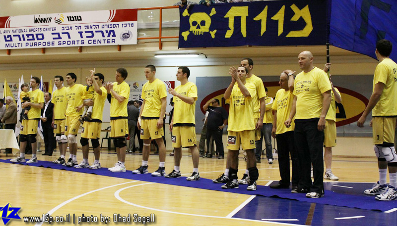 צולם על ידי השחקן ה-12 - כל הזכויות שמורות