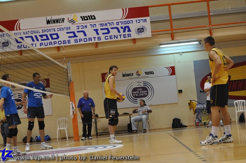 צולם על ידי השחקן ה-12 - כל הזכויות שמורות
