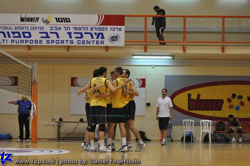 צולם על ידי השחקן ה-12 - כל הזכויות שמורות