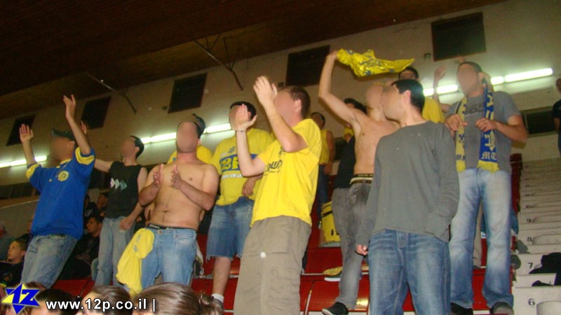 צולם על ידי השחקן ה-12 - כל הזכויות שמורות