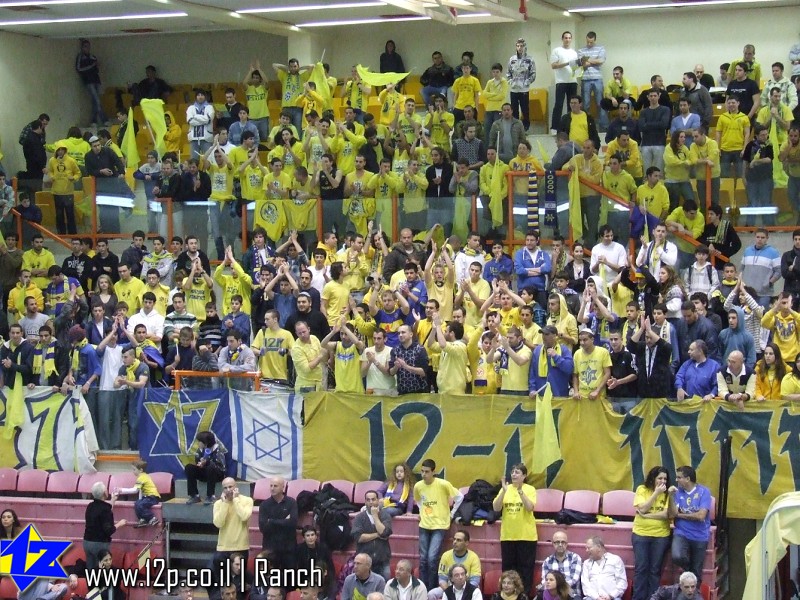 צולם על ידי השחקן ה-12 - כל הזכויות שמורות