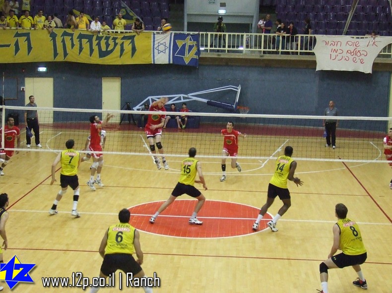 צולם על ידי השחקן ה-12 - כל הזכויות שמורות