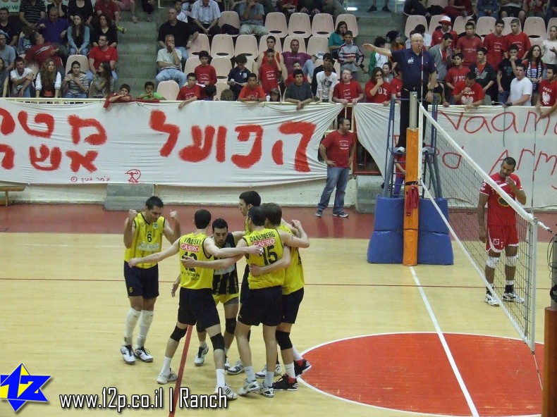 צולם על ידי השחקן ה-12 - כל הזכויות שמורות