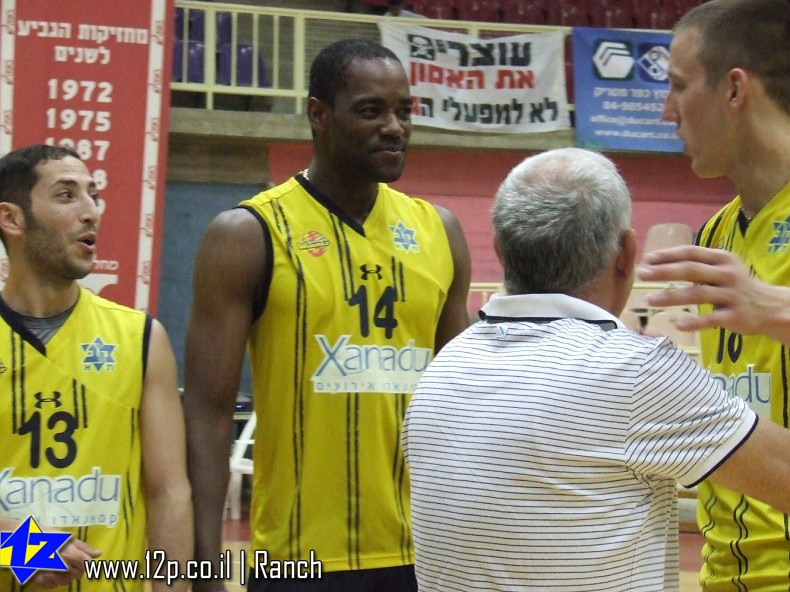 צולם על ידי השחקן ה-12 - כל הזכויות שמורות