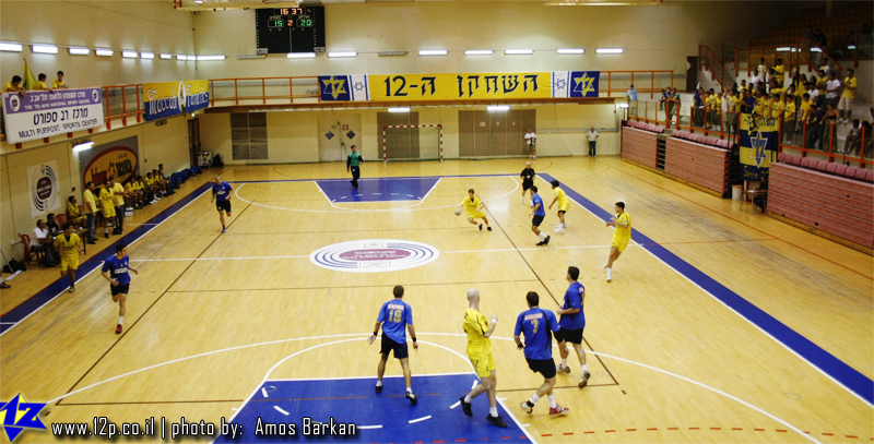 צולם על ידי השחקן ה-12 - כל הזכויות שמורות