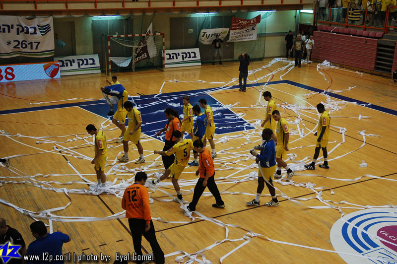 צולם על ידי השחקן ה-12 - כל הזכויות שמורות