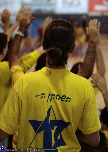צולם על ידי השחקן ה-12 - כל הזכויות שמורות