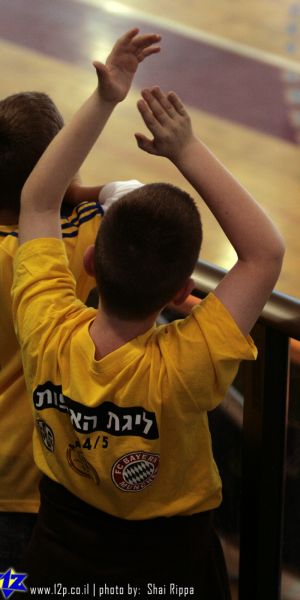 צולם על ידי השחקן ה-12 - כל הזכויות שמורות