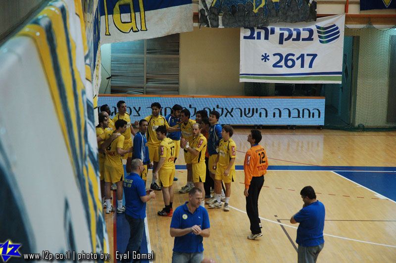 צולם על ידי השחקן ה-12 - כל הזכויות שמורות