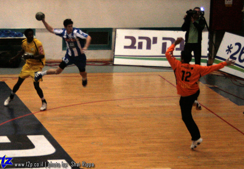 צולם על ידי השחקן ה-12 - כל הזכויות שמורות
