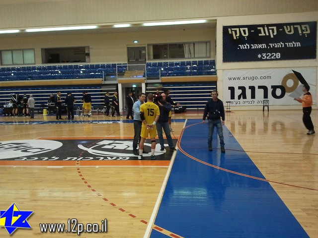 צולם על ידי השחקן ה-12 - כל הזכויות שמורות