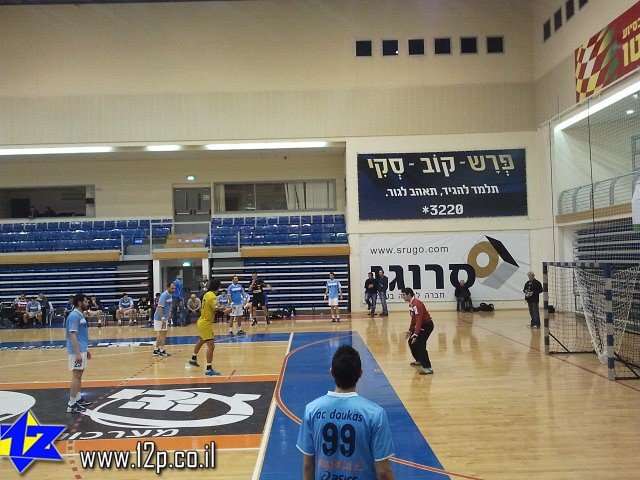 צולם על ידי השחקן ה-12 - כל הזכויות שמורות
