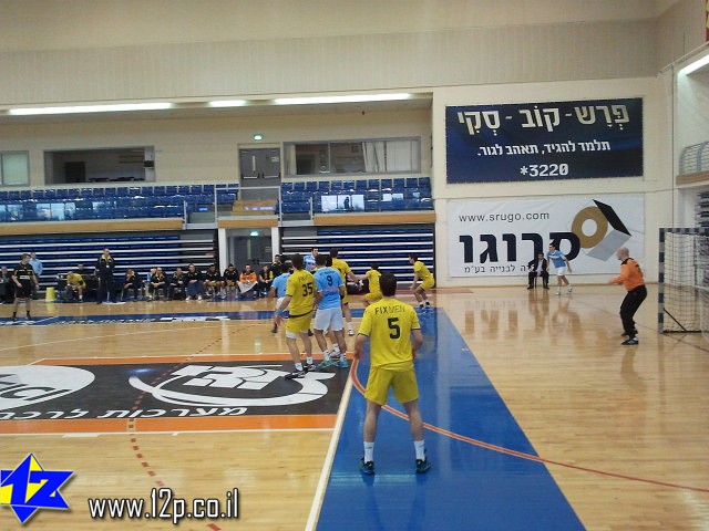 צולם על ידי השחקן ה-12 - כל הזכויות שמורות