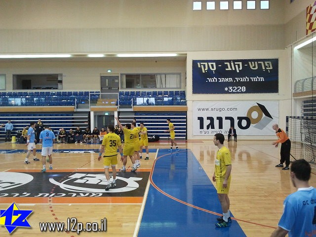 צולם על ידי השחקן ה-12 - כל הזכויות שמורות