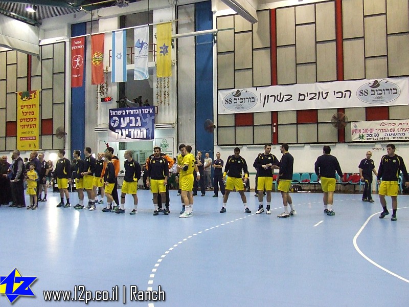 צולם על ידי השחקן ה-12 - כל הזכויות שמורות