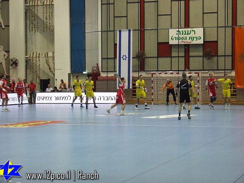 צולם על ידי השחקן ה-12 - כל הזכויות שמורות