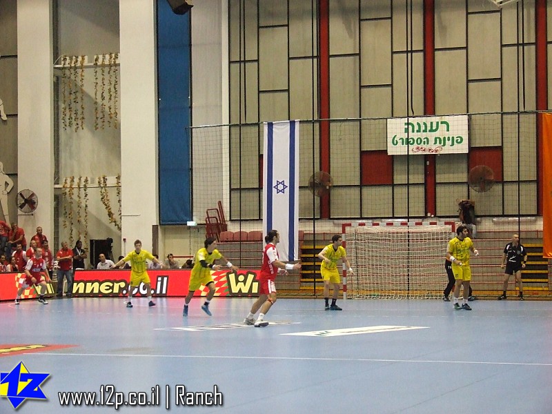 צולם על ידי השחקן ה-12 - כל הזכויות שמורות