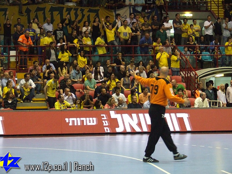 צולם על ידי השחקן ה-12 - כל הזכויות שמורות