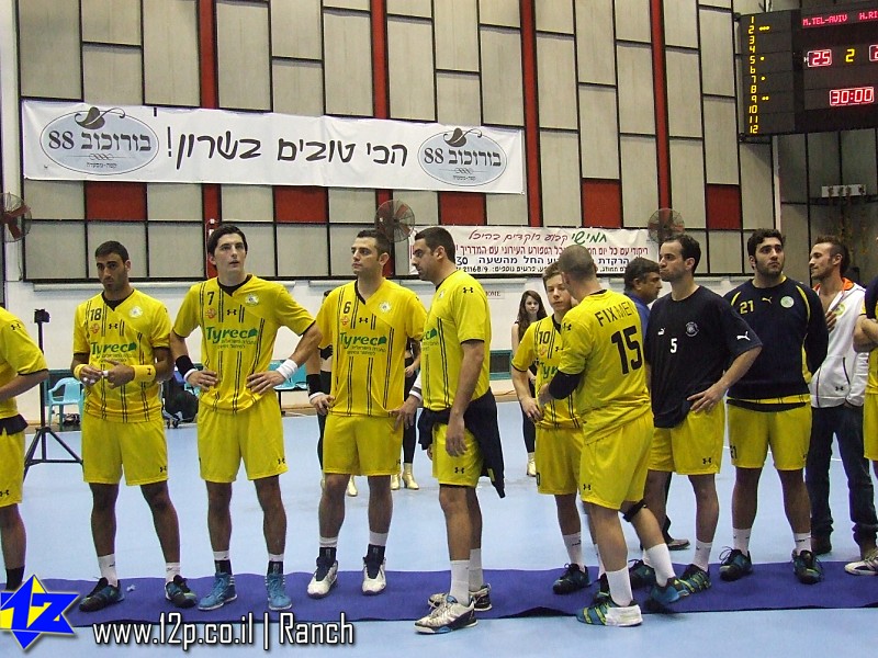 צולם על ידי השחקן ה-12 - כל הזכויות שמורות