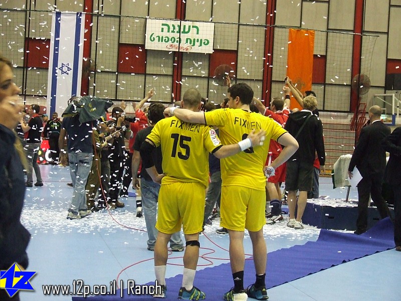 צולם על ידי השחקן ה-12 - כל הזכויות שמורות